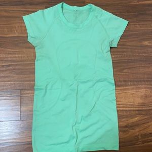 Lululemon green swiftly tech tee shirt